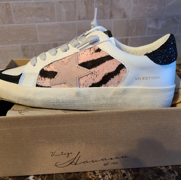 NEW Vintage Havana Clyde sneakers - Picture 2 of 8